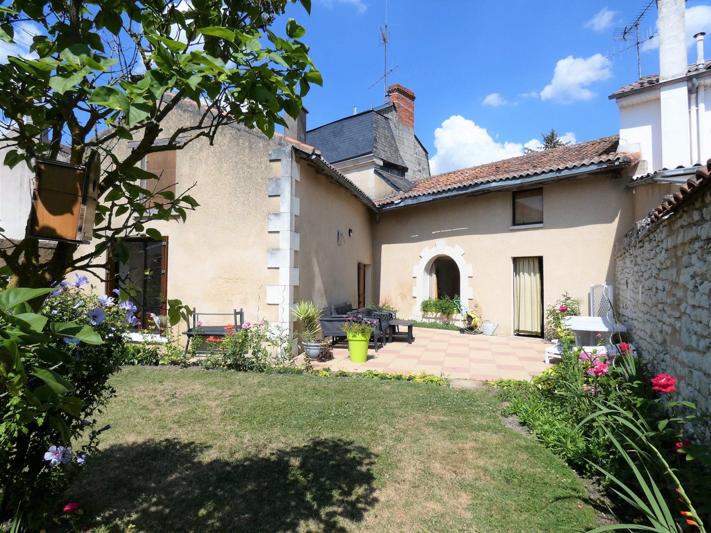 vente MAISON DE VILLE avec JARDIN et GARAGE